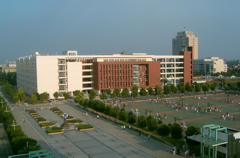 女王调教
外景